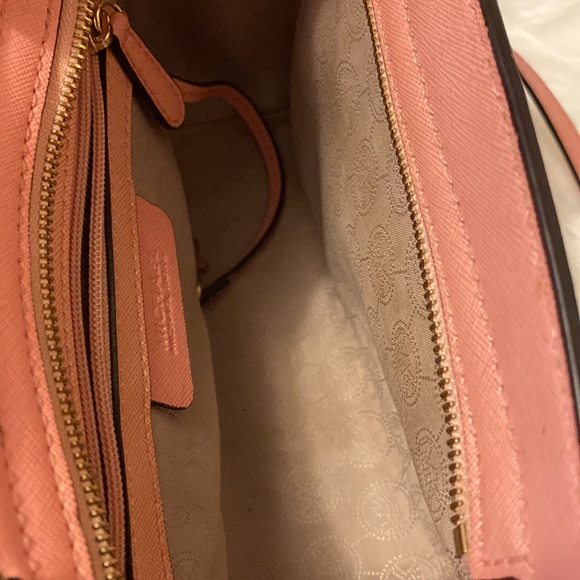 🚫SOLD🚫🌸💋Authentic Mk Medium Stud Messenger Bag - Picture 6 of 9